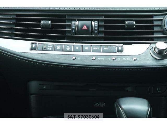 Lexus LS 2019-07 7617663-22