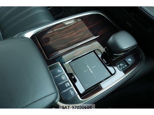 Lexus LS 2019-07 7617663-23