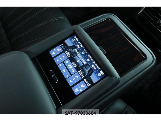 Lexus LS 2019-07 7617663-25