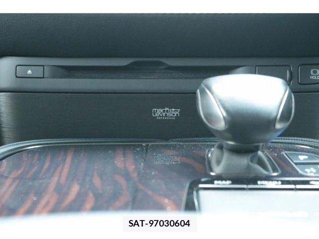 Lexus LS 2019-07 7617663-8