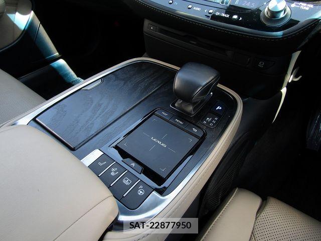 Lexus LS 2022-02 7786515-17
