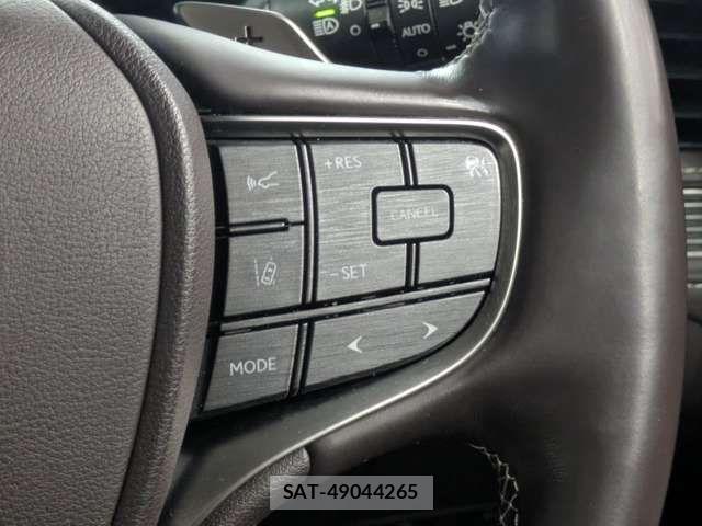 Lexus LS 2018-01 7786511-6