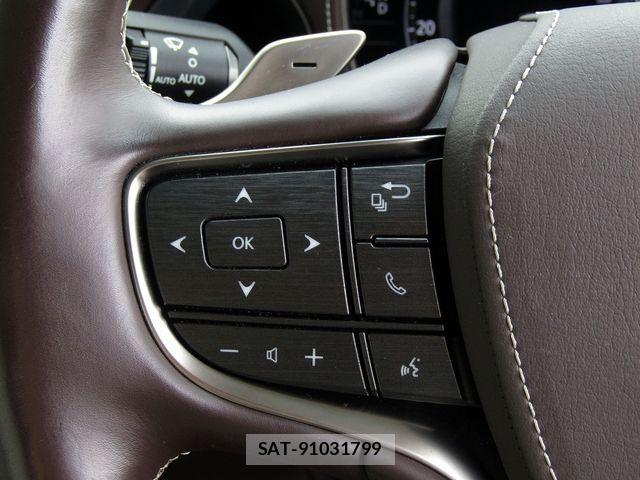 Lexus LS 2018-11 7786513-10