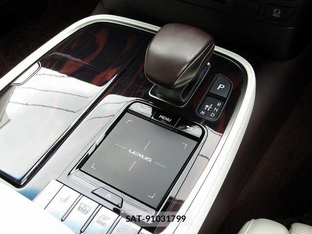 Lexus LS 2018-11 7786513-16