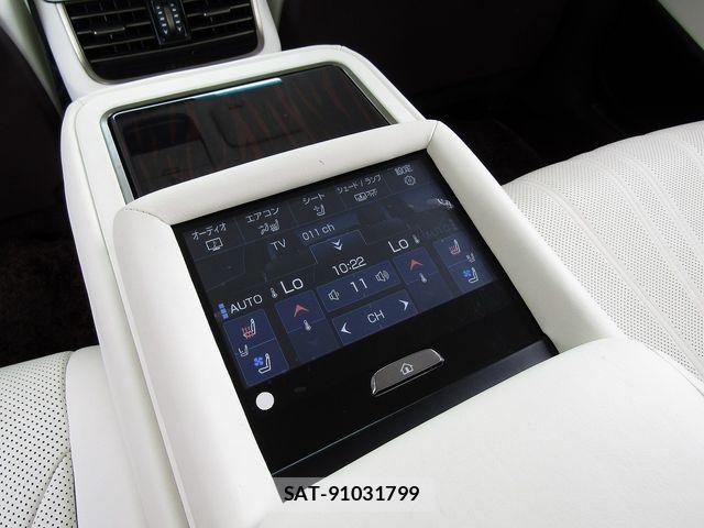 Lexus LS 2018-11 7786513-24