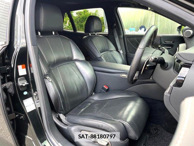 Lexus LS 2018-10 7877360-13