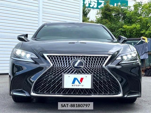 Lexus LS 2018-10 7877360-16