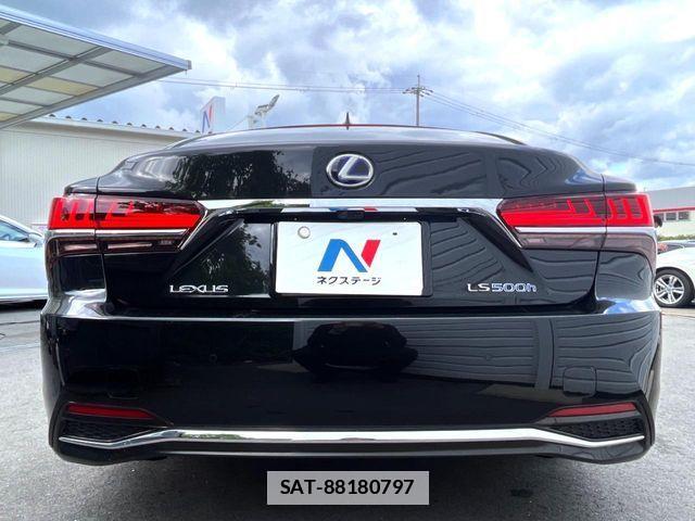 Lexus LS 2018-10 7877360-17