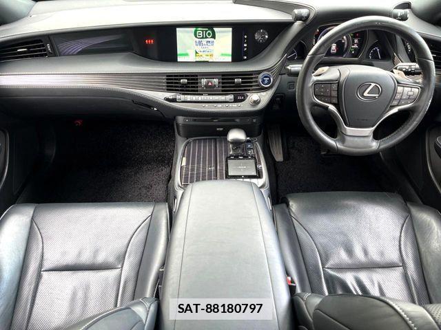 Lexus LS 2018-10 7877360-1