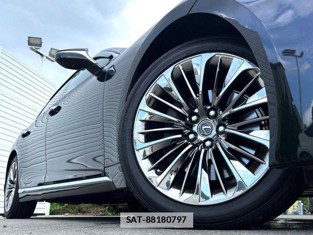 Lexus LS 2018-10 7877360-19