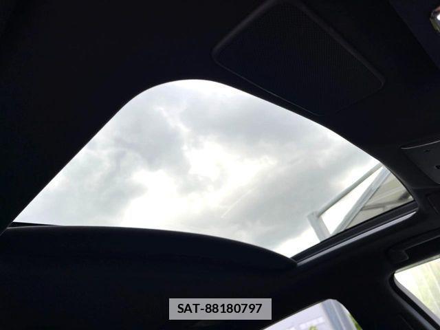 Lexus LS 2018-10 7877360-3