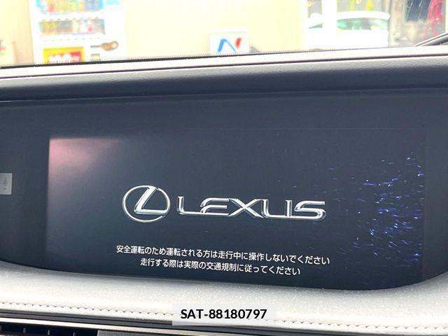 Lexus LS 2018-10 7877360-4
