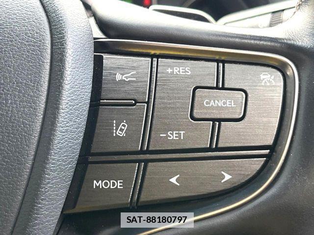 Lexus LS 2018-10 7877360-8