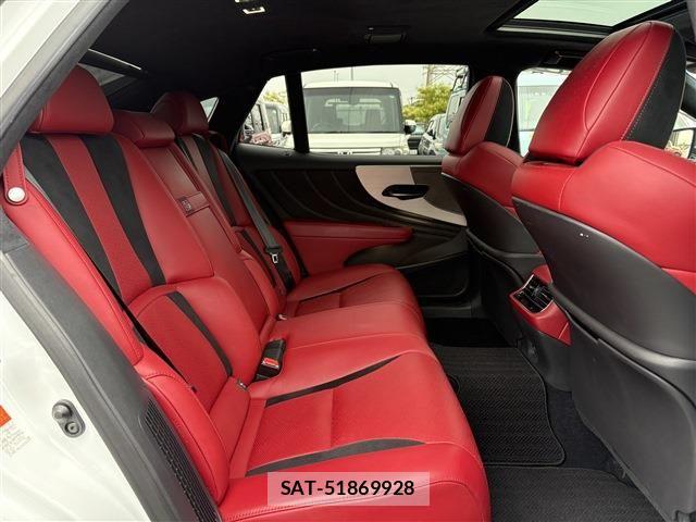 Lexus LS 2018-06 7877358-20