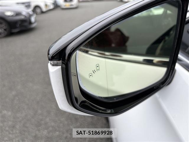 Lexus LS 2018-06 7877358-24