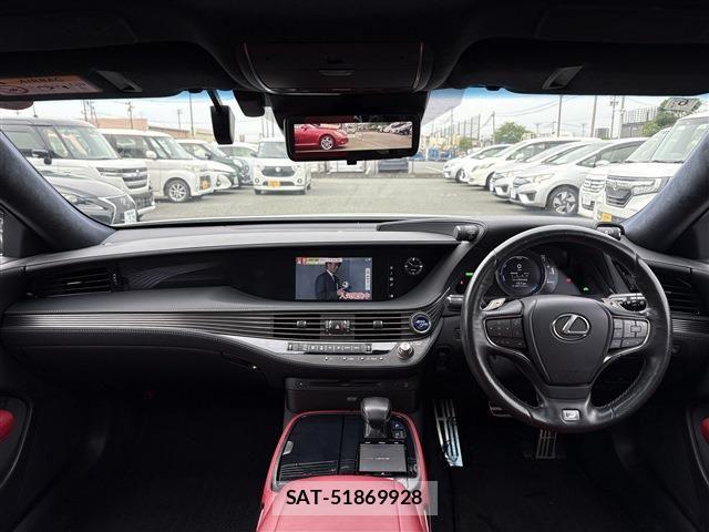 Lexus LS 2018-06 7877358-2
