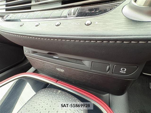 Lexus LS 2018-06 7877358-5