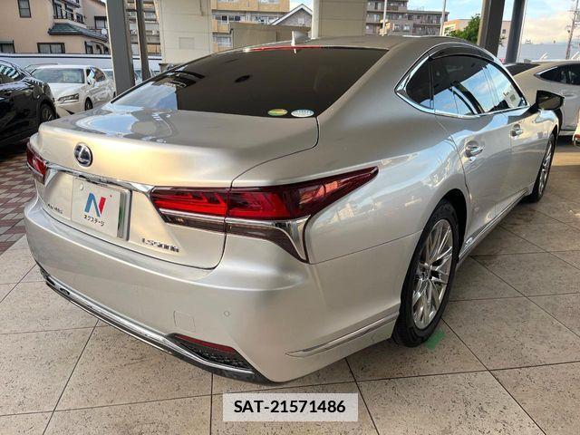 Lexus LS 2019-10 7877359-17