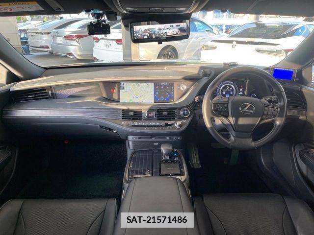 Lexus LS 2019-10 7877359-1