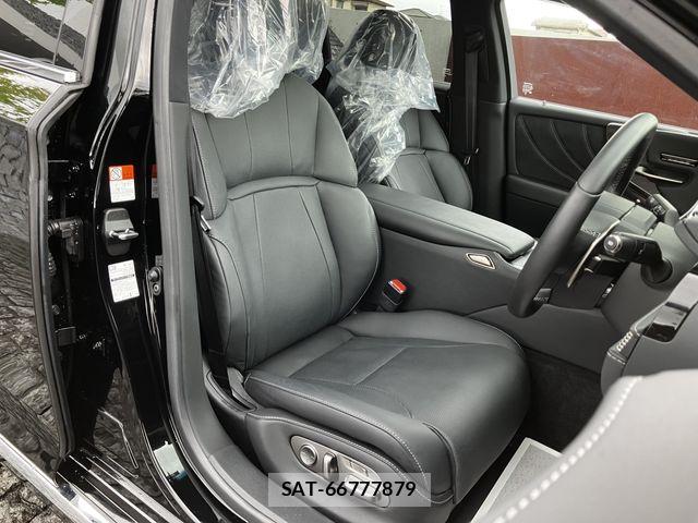 Lexus LS 2021-06 7962413-11