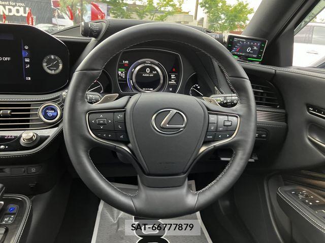 Lexus LS 2021-06 7962413-12