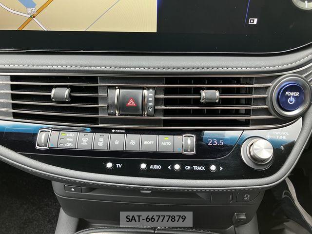 Lexus LS 2021-06 7962413-18