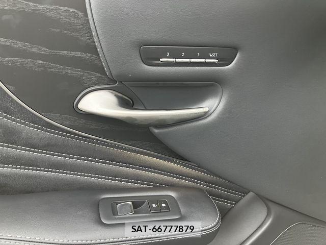 Lexus LS 2021-06 7962413-22