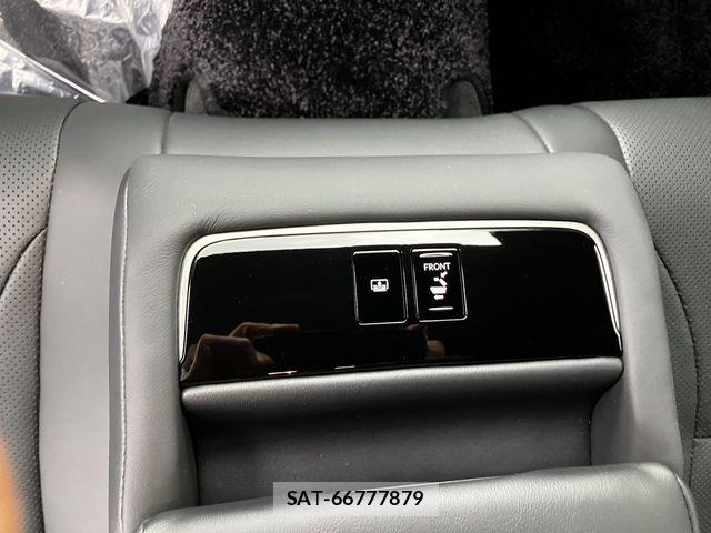 Lexus LS 2021-06 7962413-23