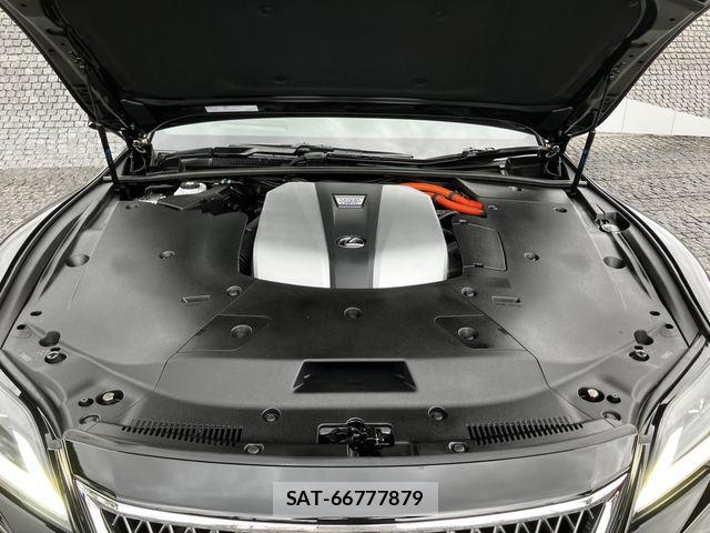 Lexus LS 2021-06 7962413-26