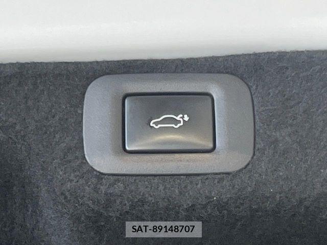 Lexus LS 2018-05 8036441-9