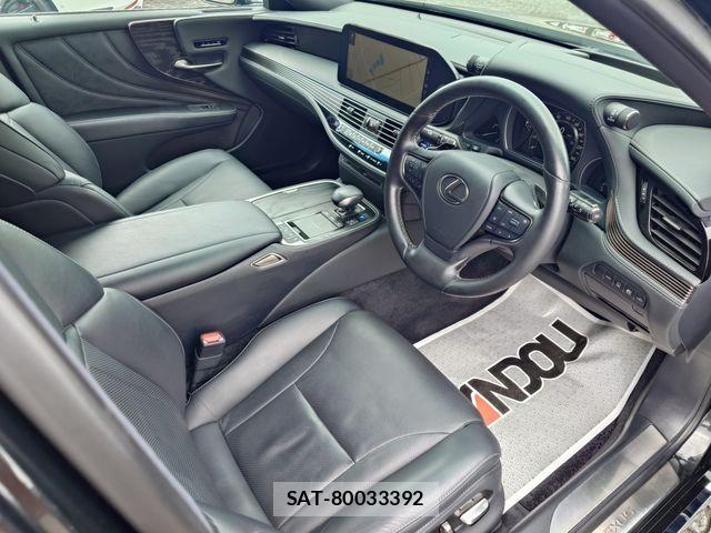 Lexus LS 2021-06 8074349-10