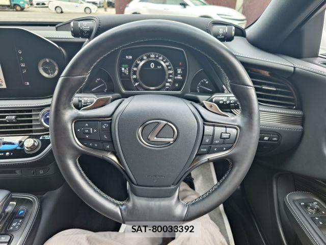 Lexus LS 2021-06 8074349-12