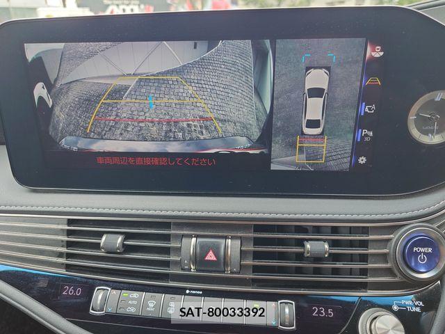 Lexus LS 2021-06 8074349-15
