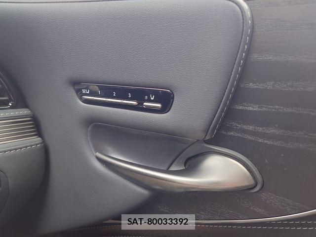 Lexus LS 2021-06 8074349-19