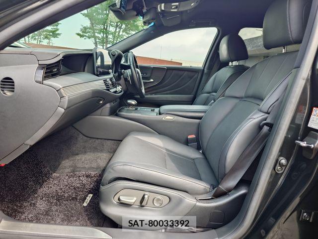 Lexus LS 2021-06 8074349-20