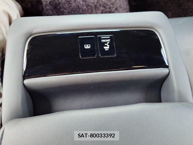 Lexus LS 2021-06 8074349-23