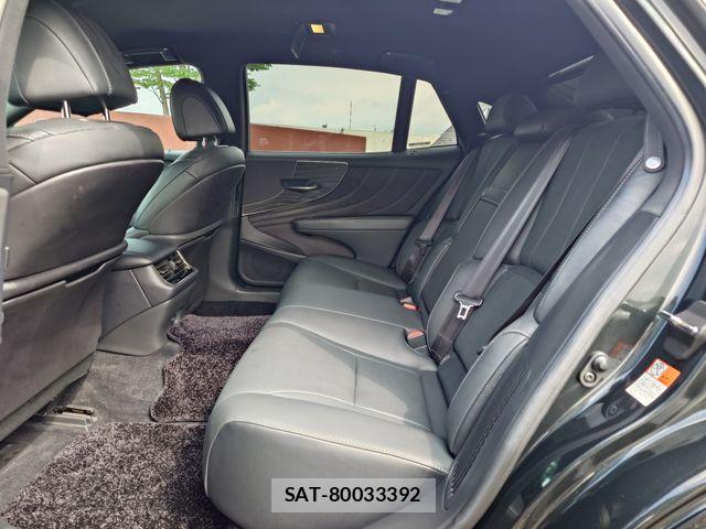 Lexus LS 2021-06 8074349-24