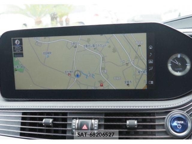 Lexus LS 2021-06 8100143-17