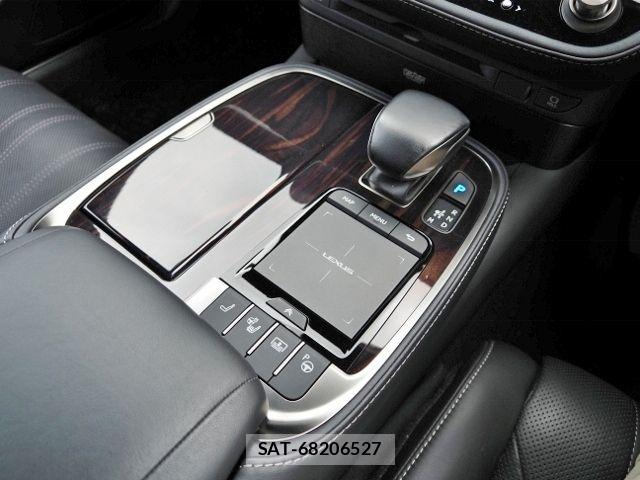 Lexus LS 2021-06 8100143-25