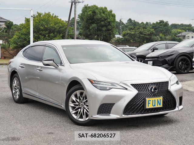 Lexus LS 2021-06 8100143-2