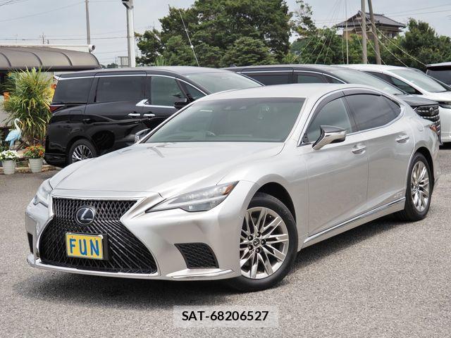 Lexus LS 2021-06 8100143-3