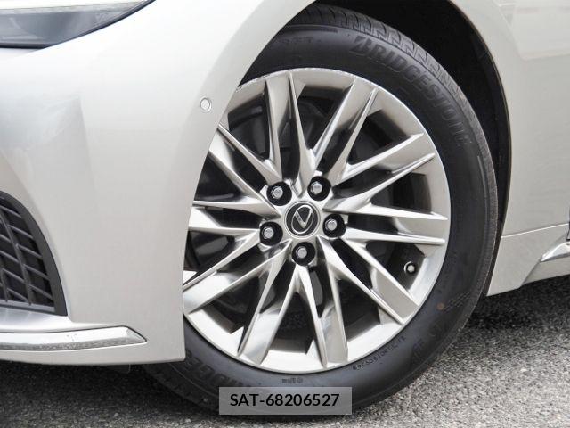 Lexus LS 2021-06 8100143-7