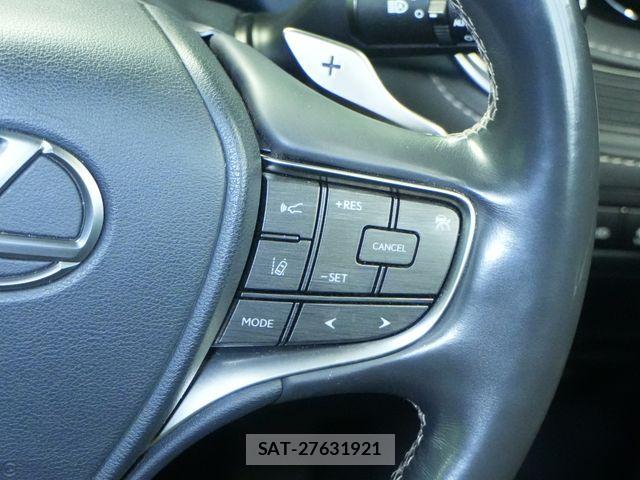 Lexus LS 2017-12 8100146-13