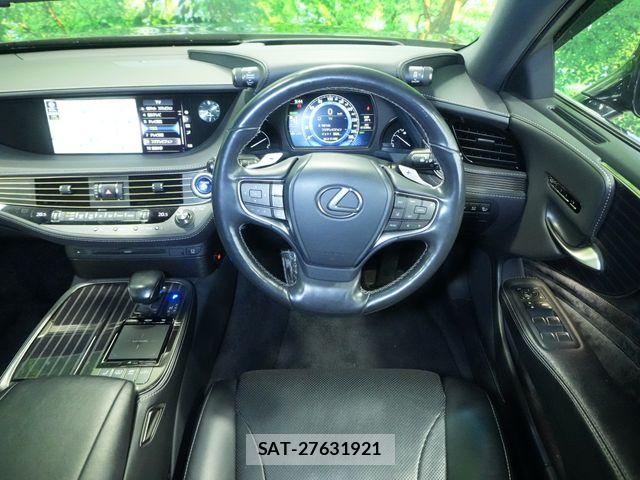 Lexus LS 2017-12 8100146-6