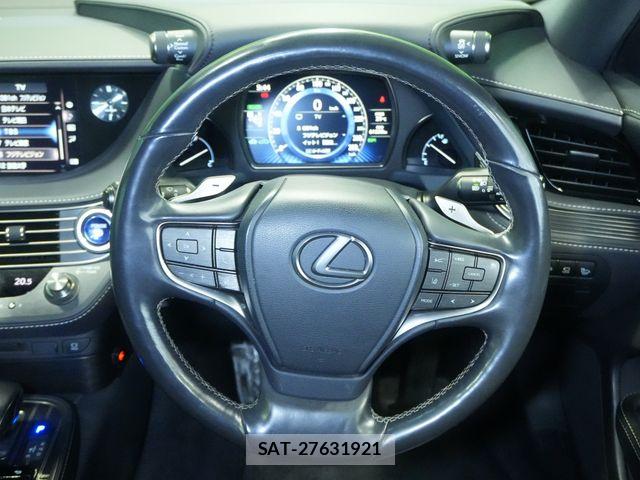 Lexus LS 2017-12 8100146-7