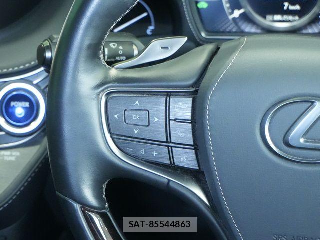 Lexus LS 2018-07 8100144-18