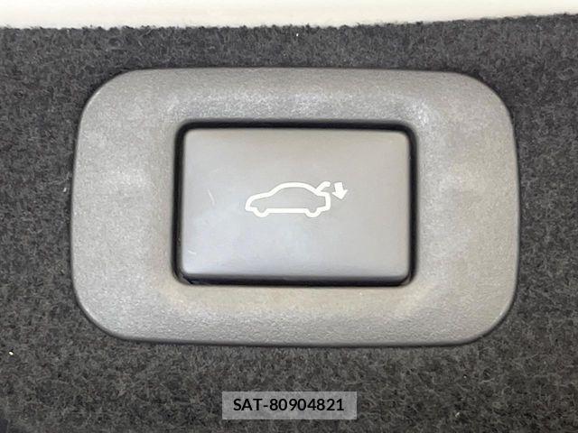 Lexus LS 2018-01 8131010-10