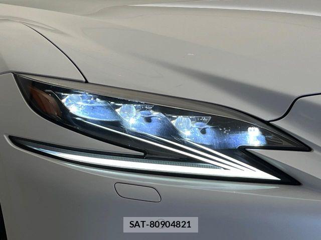 Lexus LS 2018-01 8131010-11