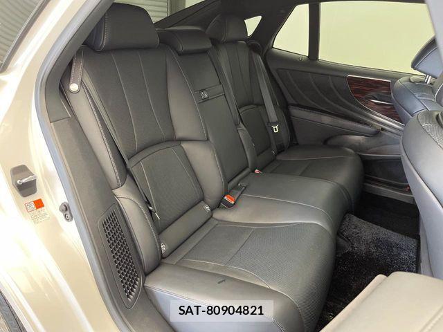 Lexus LS 2018-01 8131010-13