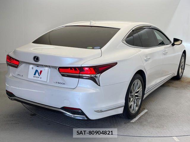 Lexus LS 2018-01 8131010-17